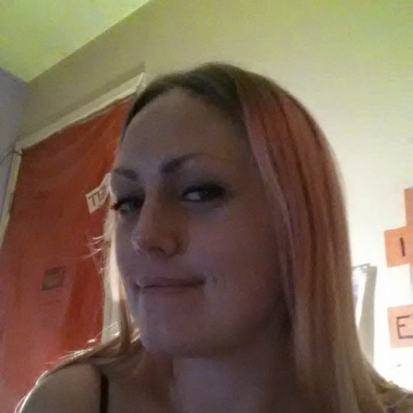 Meet your Posher, Deena - Picture 1 of 1